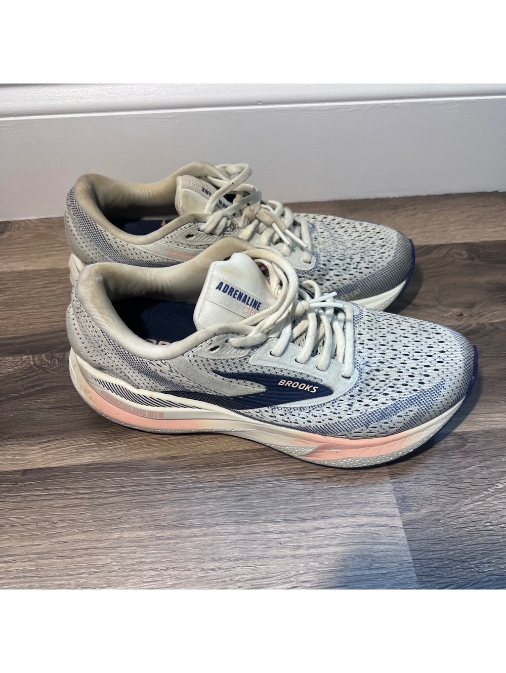Brooks Women's Size 8